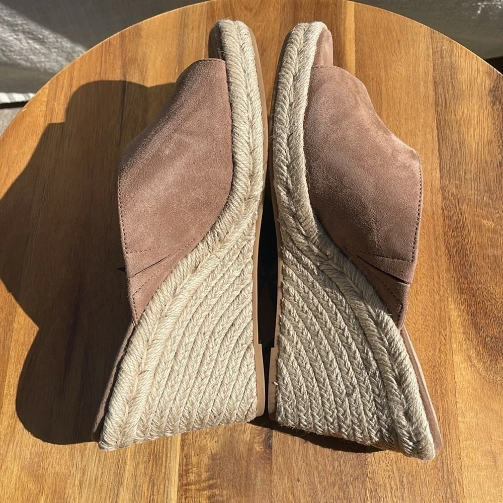 Stuart Weitzman Women’s Wonda Espadrille Wedge Sandal taupe Size 9